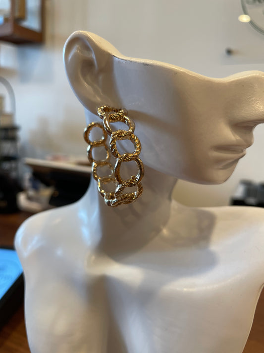 Half Textured Chain Hoop Earrings Golden Stella